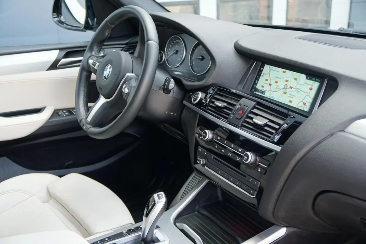 sDrive20i Centennial High Executive M SPORT * facelift* + 2400KG TREKGEWICHT / CAMERA