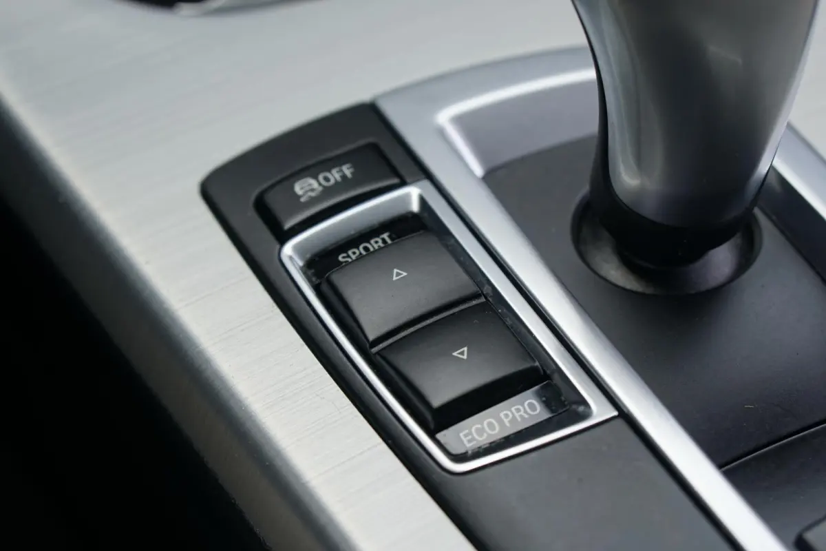 sDrive20i Centennial High Executive M SPORT * facelift* + 2400KG TREKGEWICHT / CAMERA