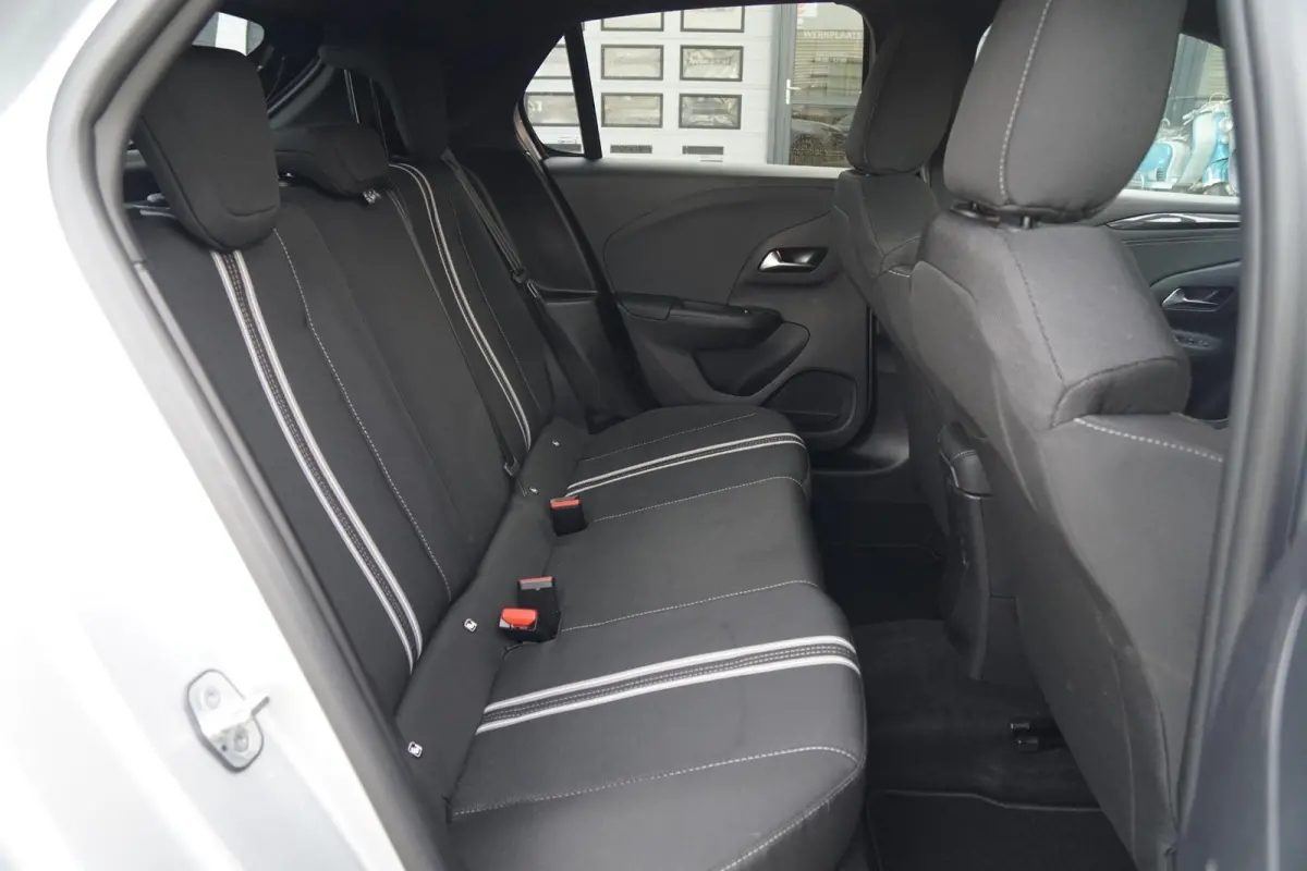 1.2 GS + KEYLESS / CAMERA / DODEHOEKDETECTIE / APPLE CARPLAY