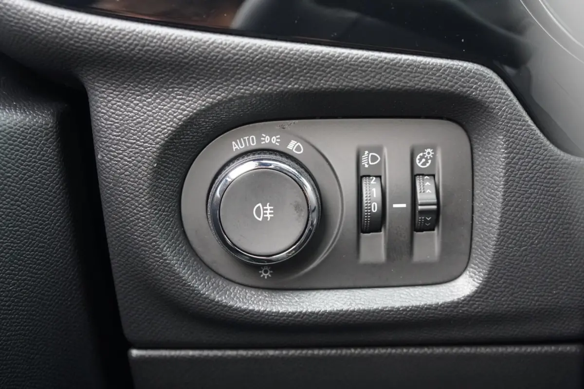 1.2 GS + KEYLESS / CAMERA / DODEHOEKDETECTIE / APPLE CARPLAY