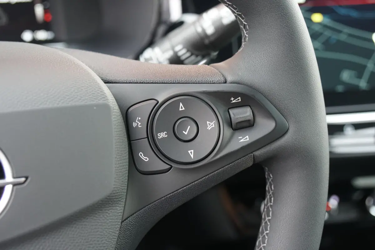 1.2 GS + KEYLESS / CAMERA / DODEHOEKDETECTIE / APPLE CARPLAY