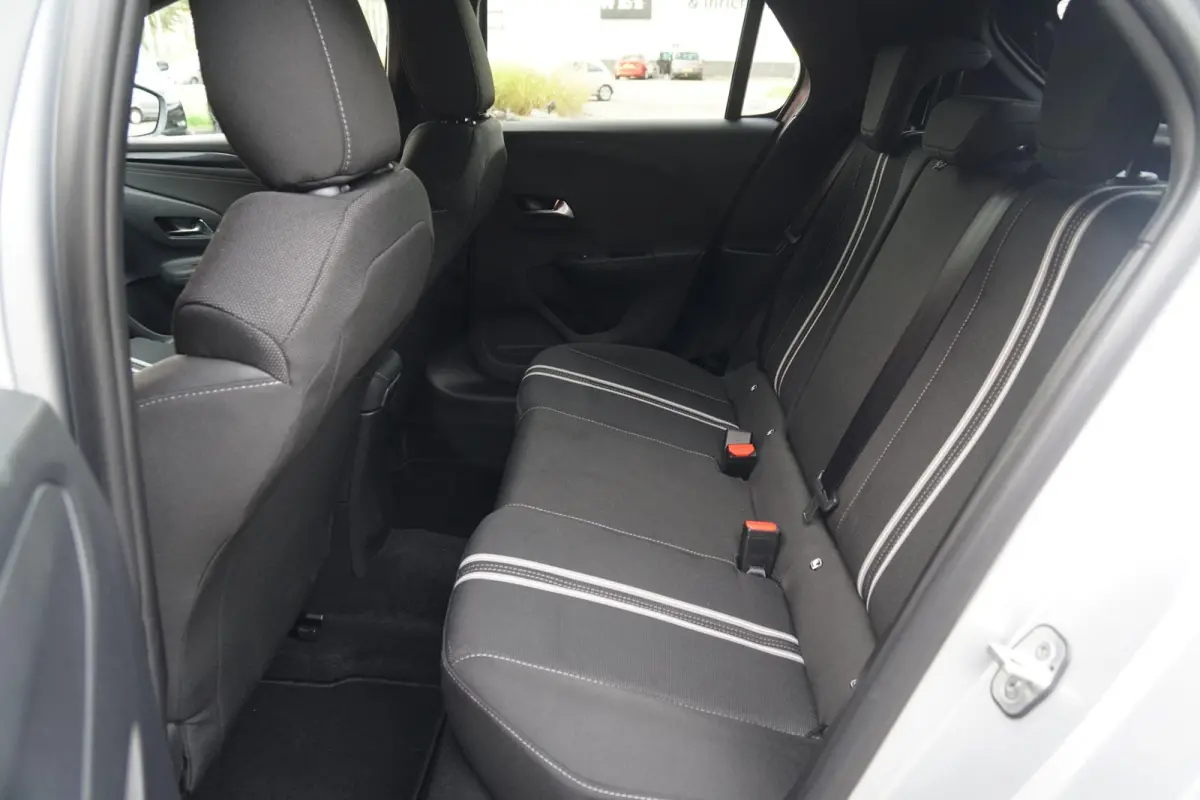 1.2 GS + KEYLESS / CAMERA / DODEHOEKDETECTIE / APPLE CARPLAY