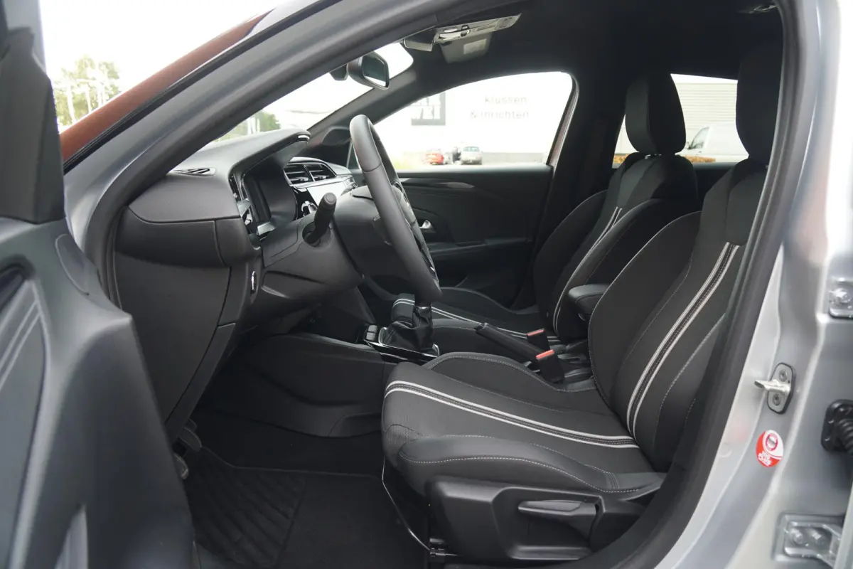 1.2 GS + KEYLESS / CAMERA / DODEHOEKDETECTIE / APPLE CARPLAY