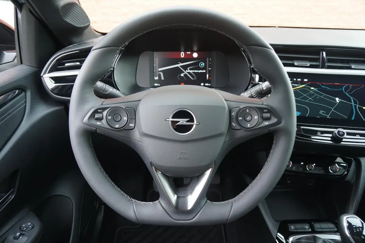 1.2 GS + KEYLESS / CAMERA / DODEHOEKDETECTIE / APPLE CARPLAY