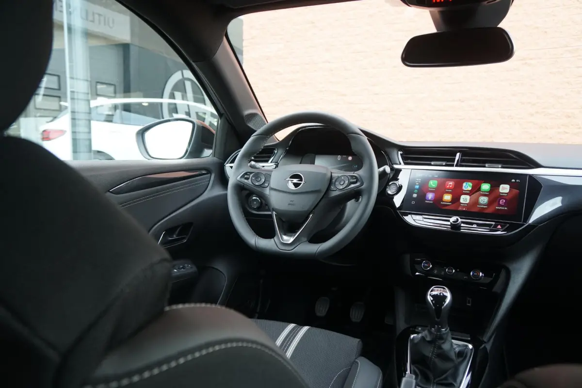 1.2 GS + KEYLESS / CAMERA / DODEHOEKDETECTIE / APPLE CARPLAY
