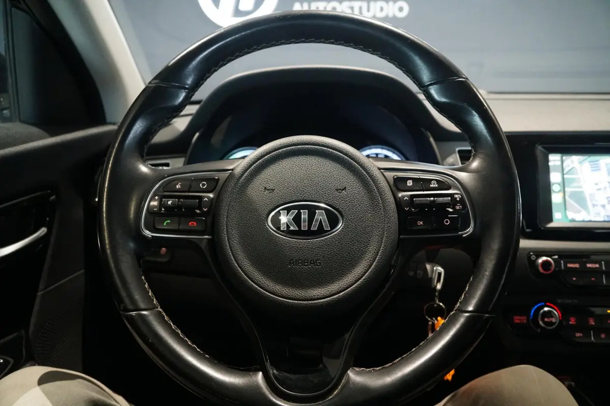 1.6 GDi Hybrid First Edition + TREKHAAK / CAMERA / CARPLAY / NAVIGATIE