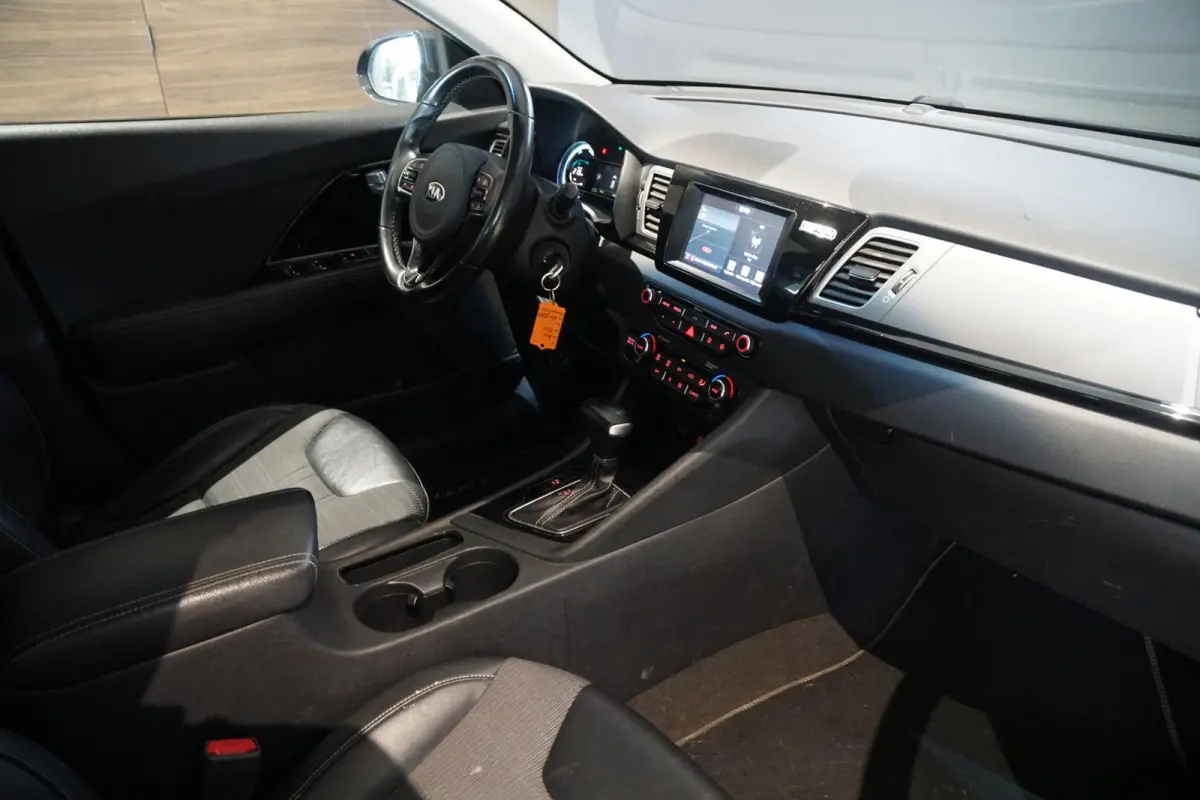 1.6 GDi Hybrid First Edition + TREKHAAK / CAMERA / CARPLAY / NAVIGATIE