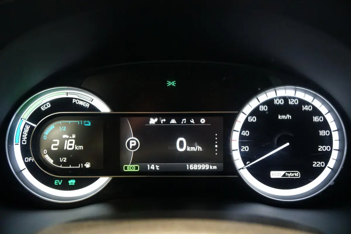1.6 GDi Hybrid First Edition + TREKHAAK / CAMERA / CARPLAY / NAVIGATIE