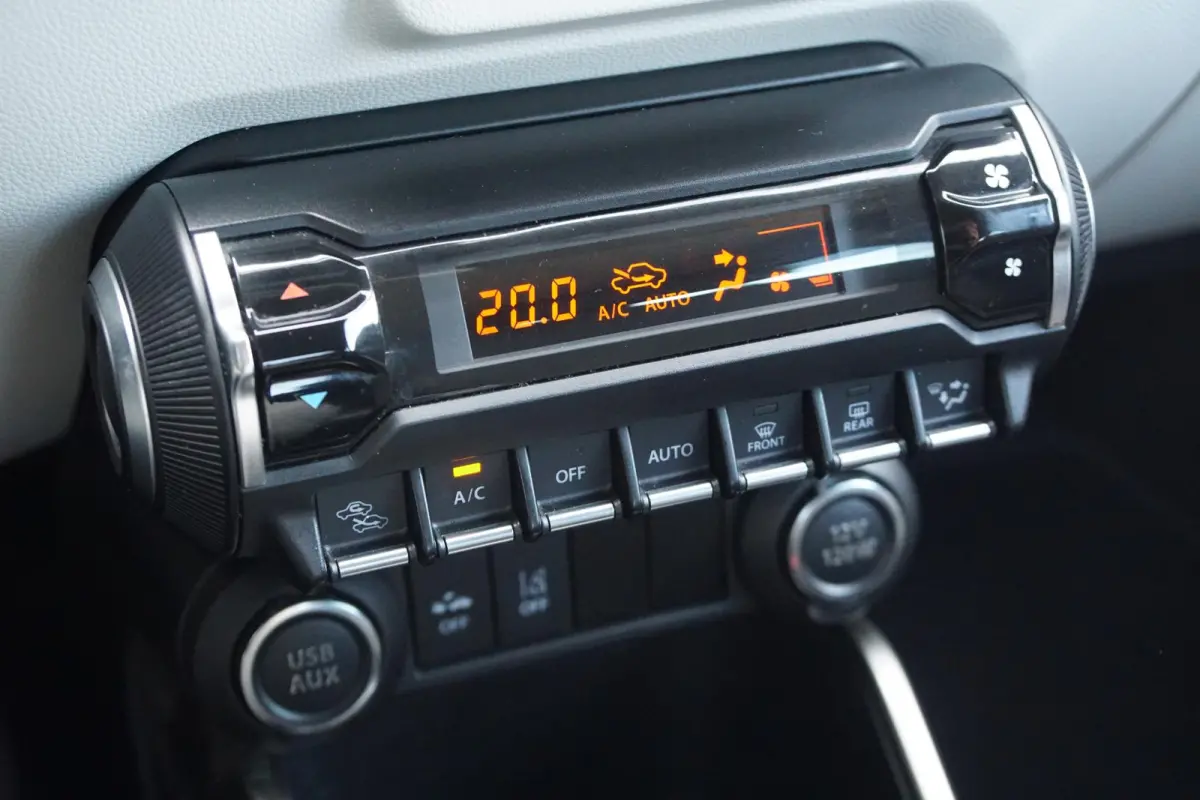 1.2 Stijl + LED / KEYLESS / STOELVERWARMING / CLIMATE CONTROL