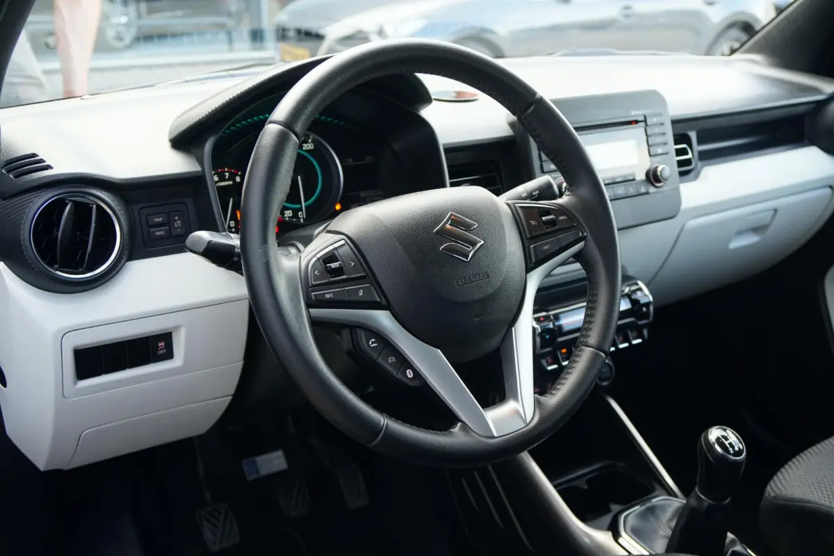 1.2 Stijl + LED / KEYLESS / STOELVERWARMING / CLIMATE CONTROL