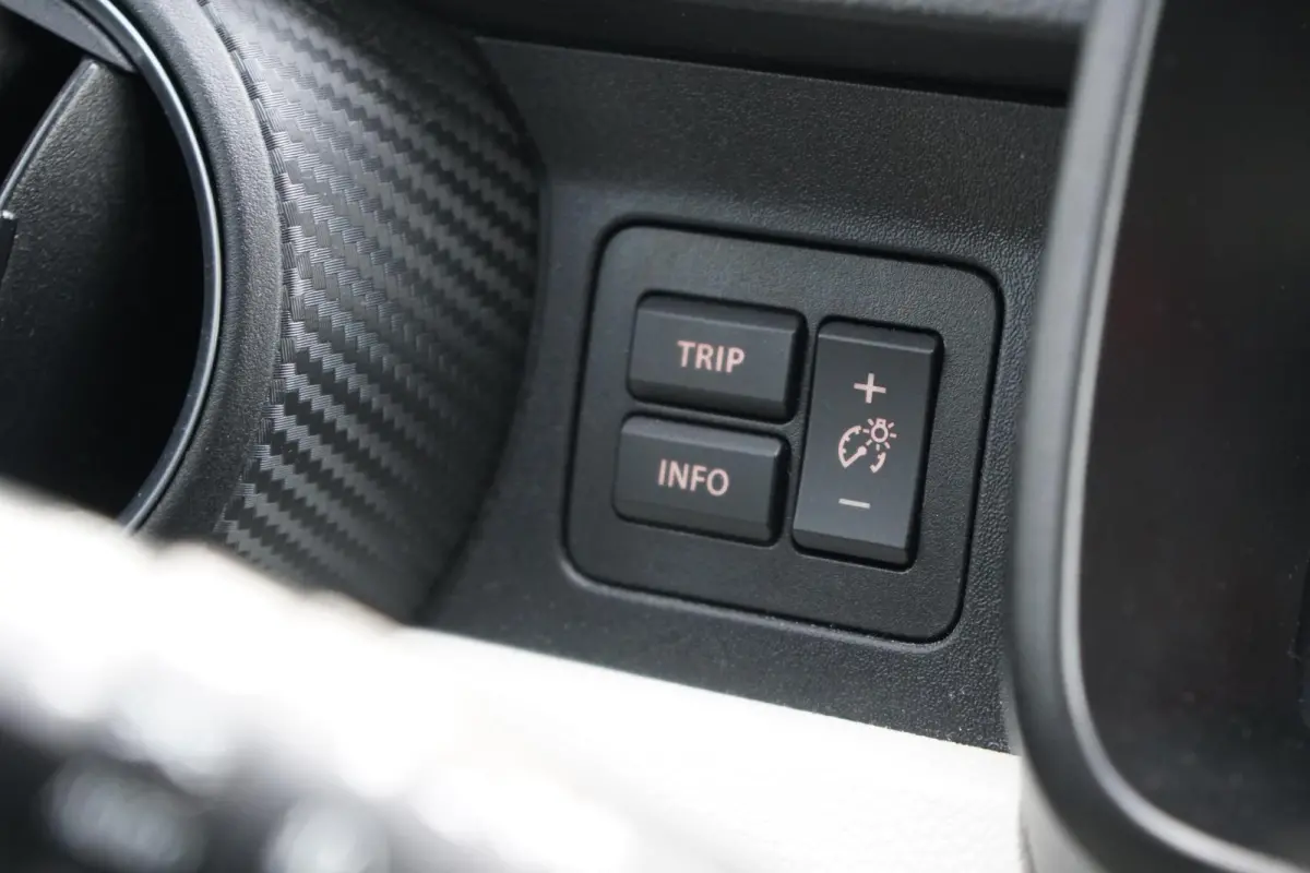 1.2 Stijl + LED / KEYLESS / STOELVERWARMING / CLIMATE CONTROL