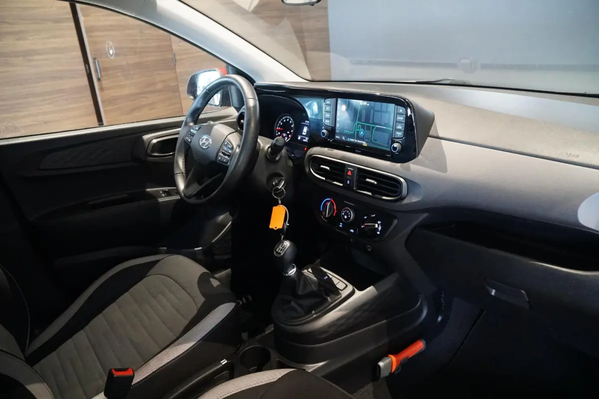 1.0 Comfort Smart + CAMERA / CARPLAY / NAVIGATIE