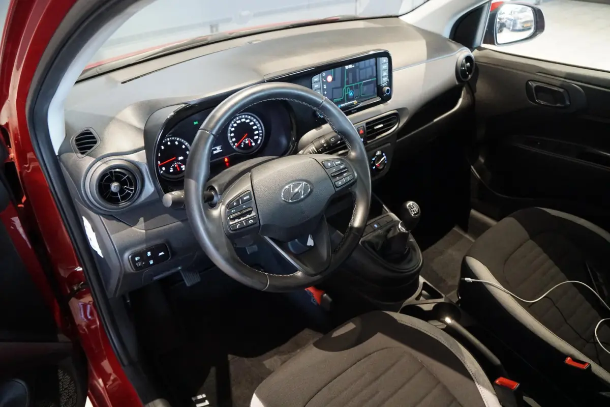 1.0 Comfort Smart + CAMERA / CARPLAY / NAVIGATIE