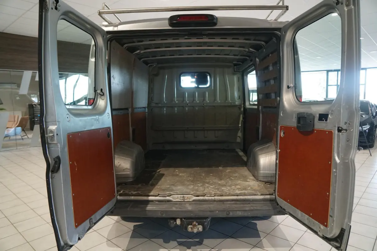 330 2.0 BlueHDI L1H1 Premium Pack + CAMERA / NAVIGATIE / IMPERIAAL / TREKHAAK