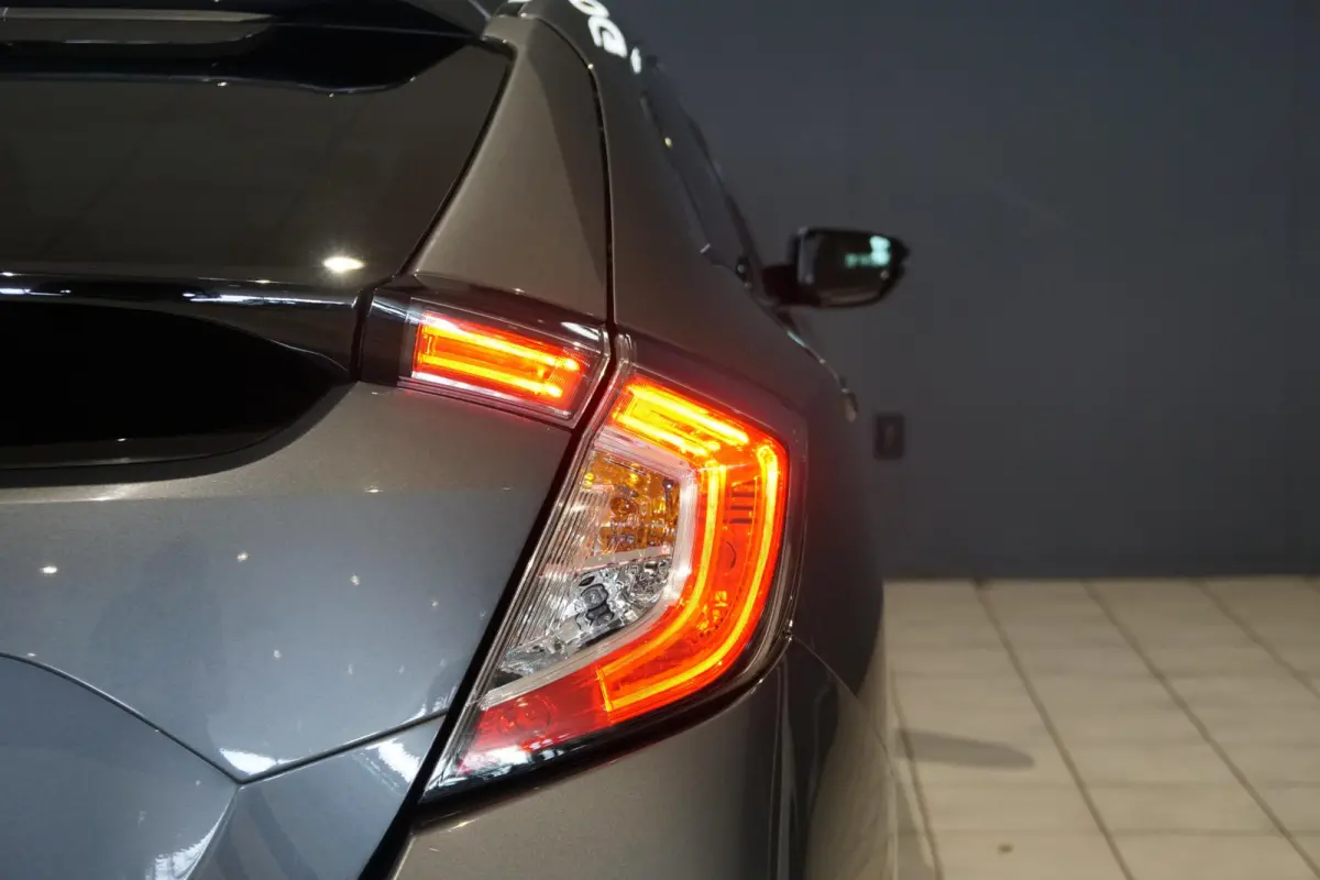 1.0 i-VTEC Elegance + APPLE CARPLAY / TREKHAAK