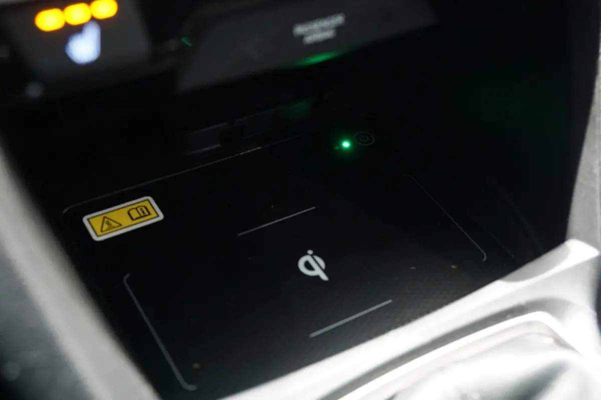 1.0 i-VTEC Elegance + APPLE CARPLAY / TREKHAAK