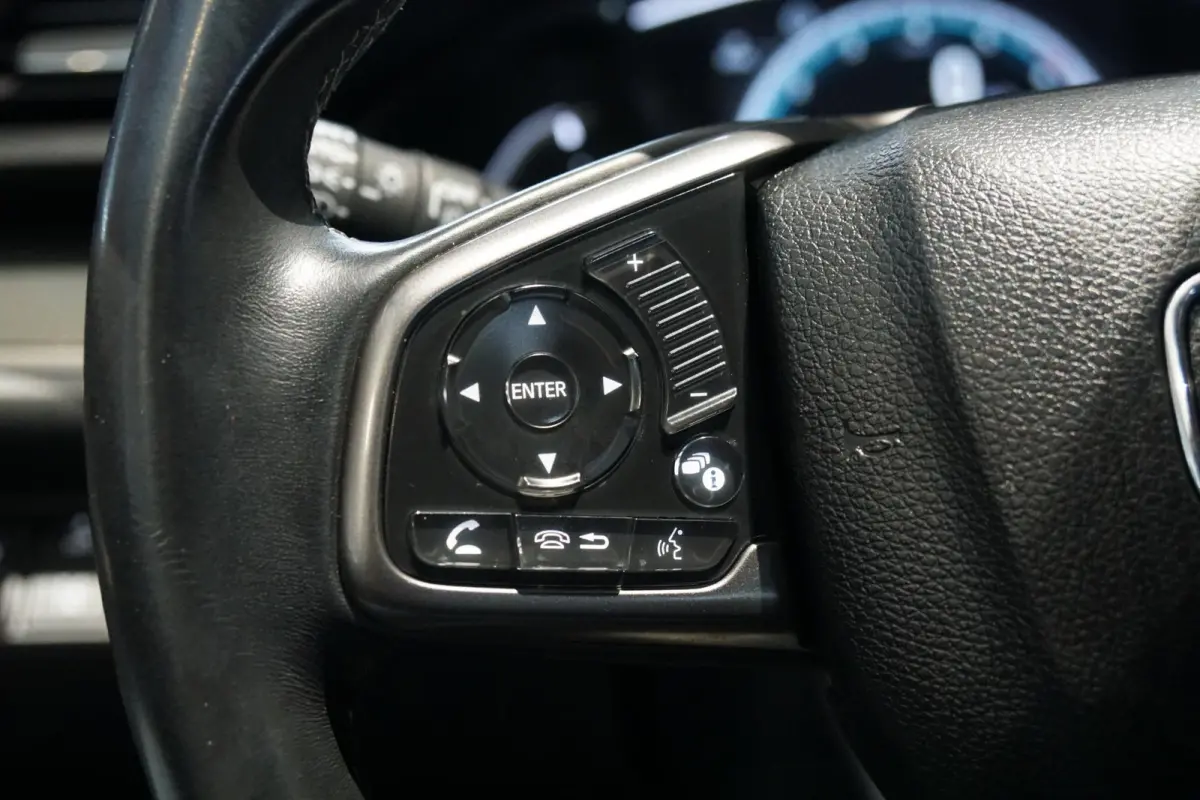 1.0 i-VTEC Elegance + APPLE CARPLAY / TREKHAAK