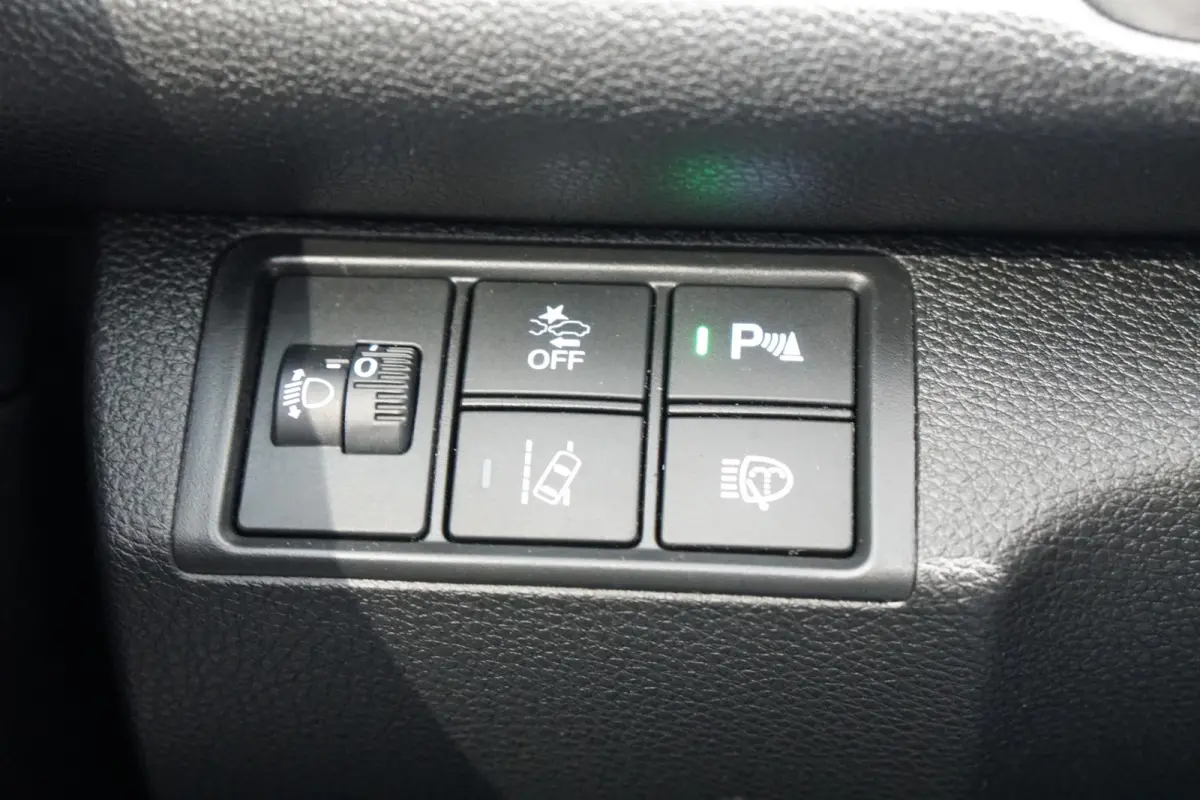 1.0 i-VTEC Elegance + APPLE CARPLAY / TREKHAAK