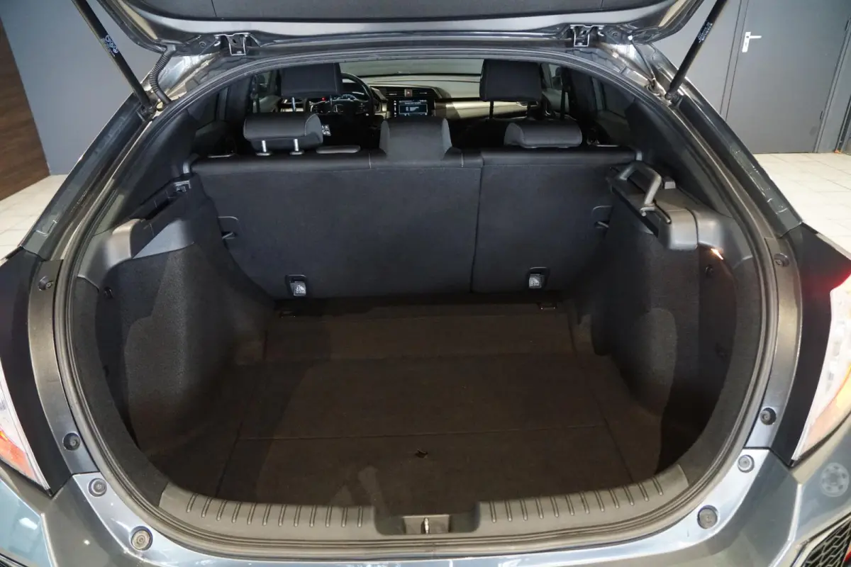 1.0 i-VTEC Elegance + APPLE CARPLAY / TREKHAAK