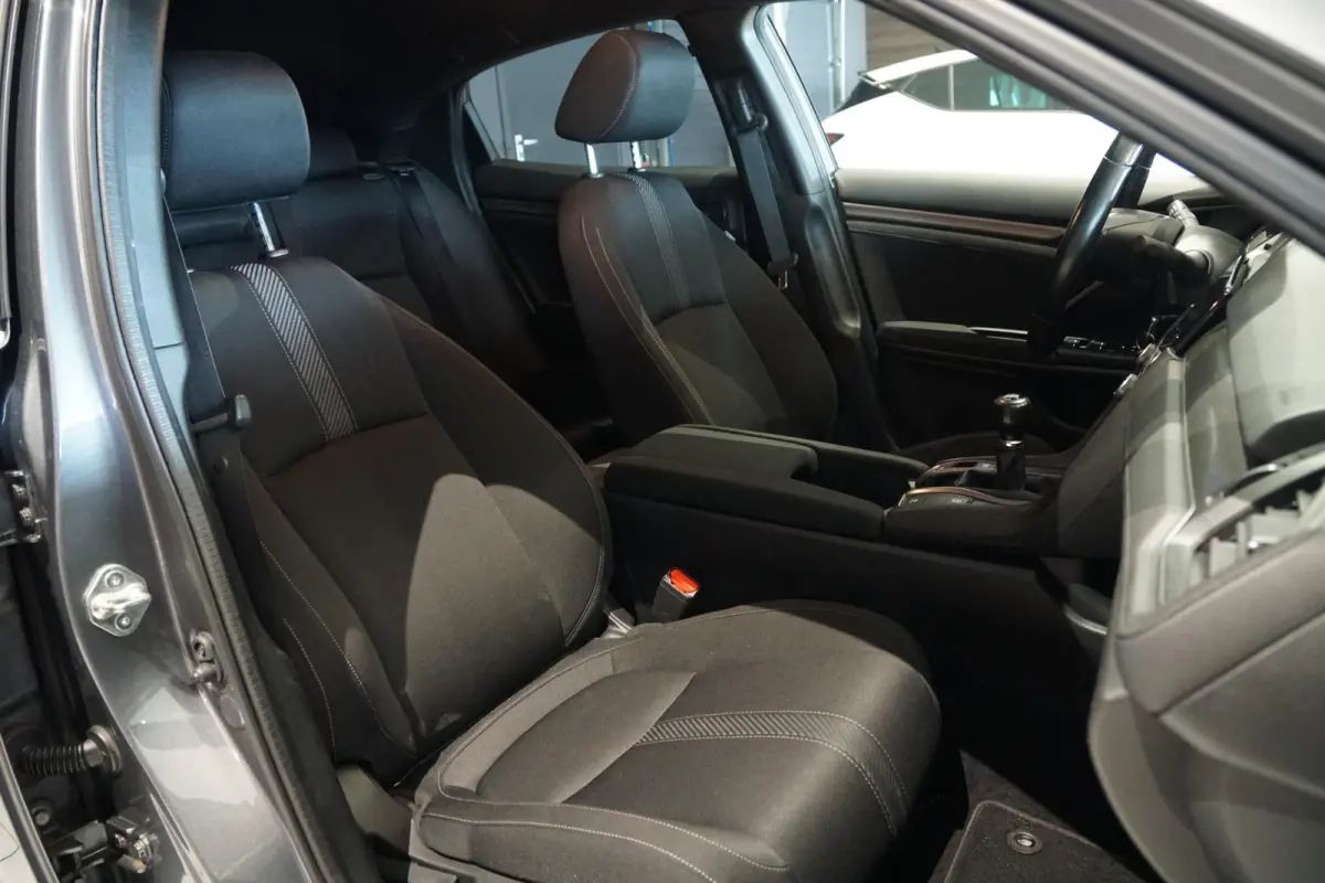 1.0 i-VTEC Elegance + APPLE CARPLAY / TREKHAAK