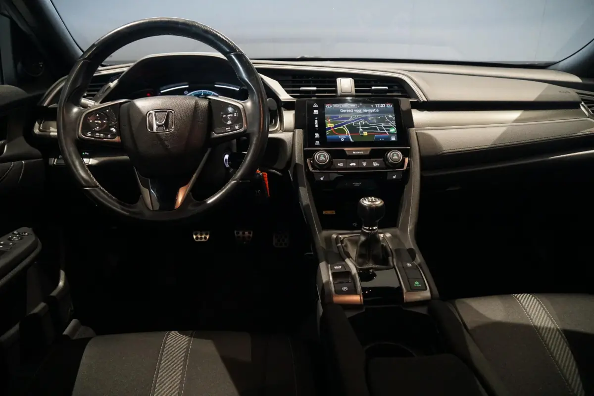 1.0 i-VTEC Elegance + APPLE CARPLAY / TREKHAAK