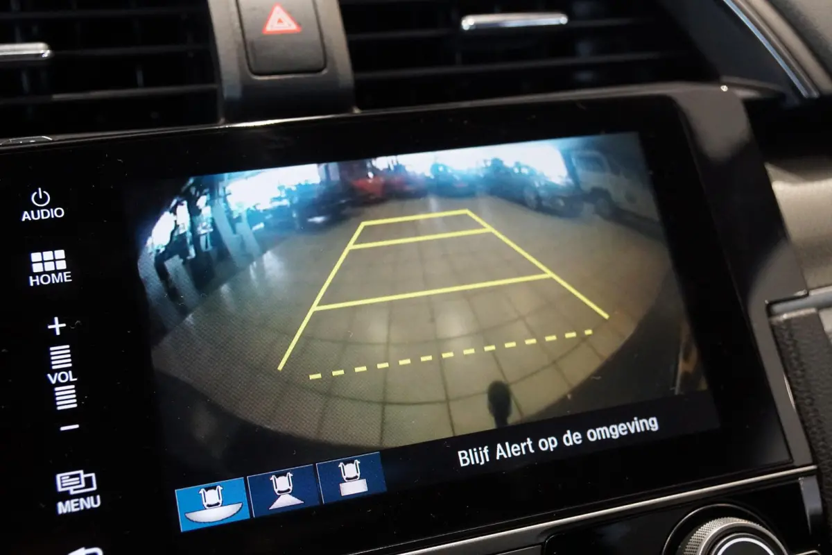 1.0 i-VTEC Elegance + APPLE CARPLAY / TREKHAAK