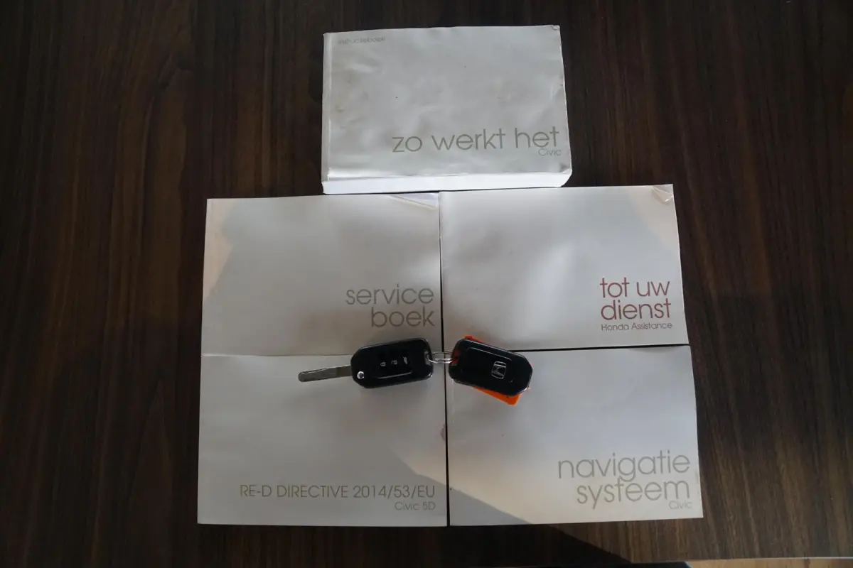 1.0 i-VTEC Elegance + APPLE CARPLAY / TREKHAAK