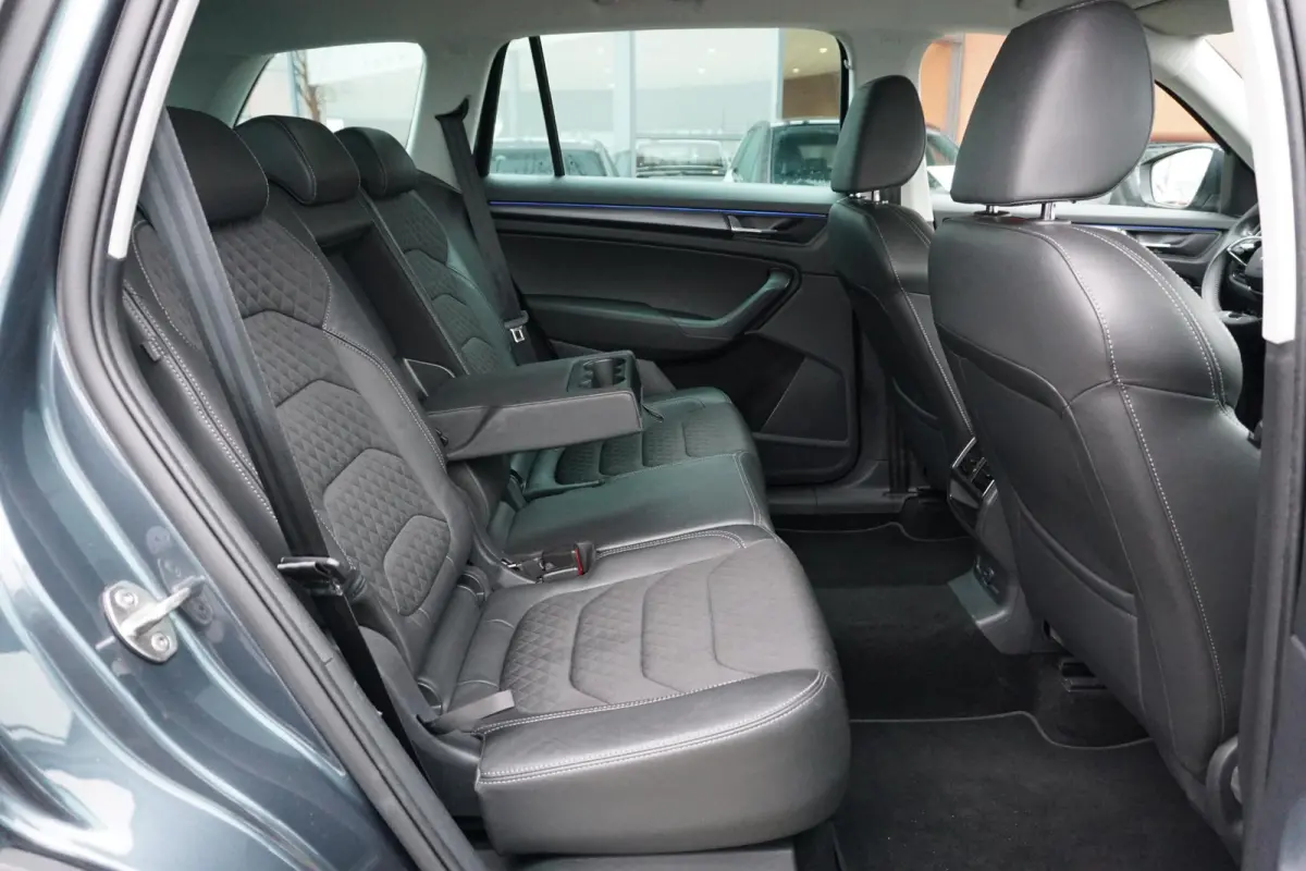 1.5 TSI Business Edition + SPORTSTOELEN / CAMERA / TREKHAAK ELEKTRISCH