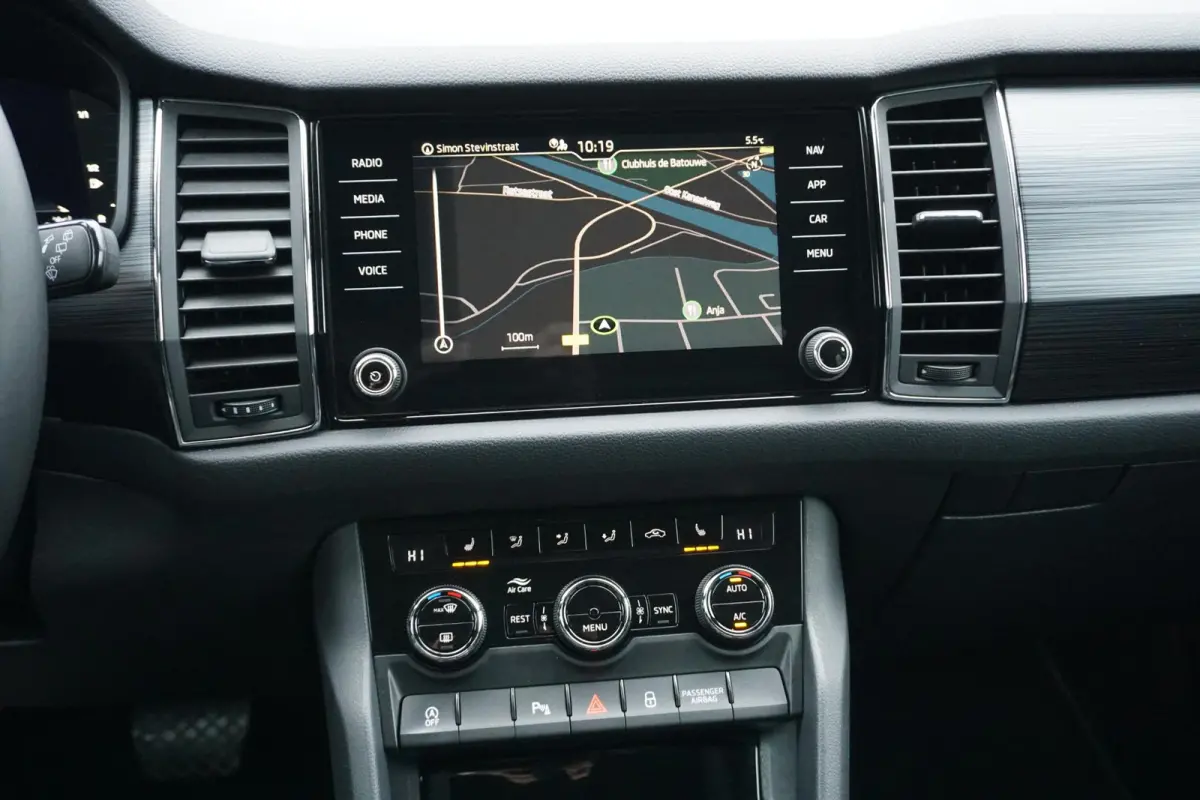1.5 TSI Business Edition + SPORTSTOELEN / CAMERA / TREKHAAK ELEKTRISCH
