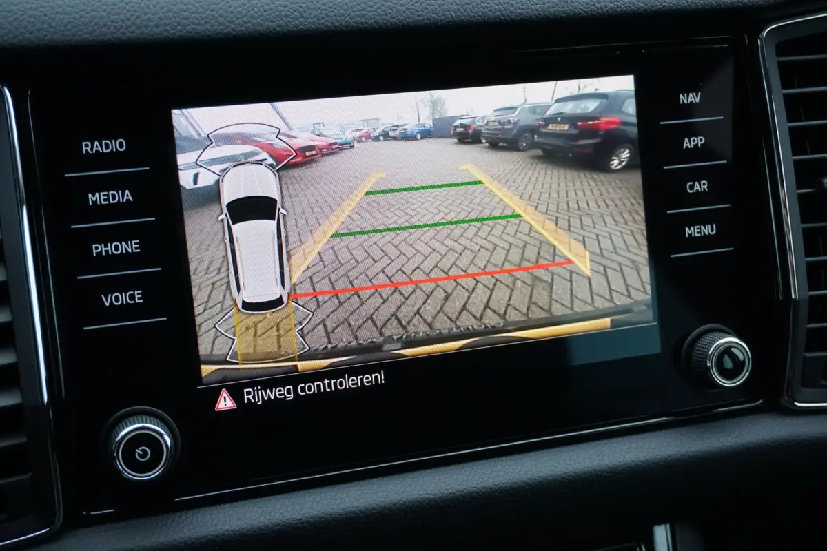 1.5 TSI Business Edition + SPORTSTOELEN / CAMERA / TREKHAAK ELEKTRISCH
