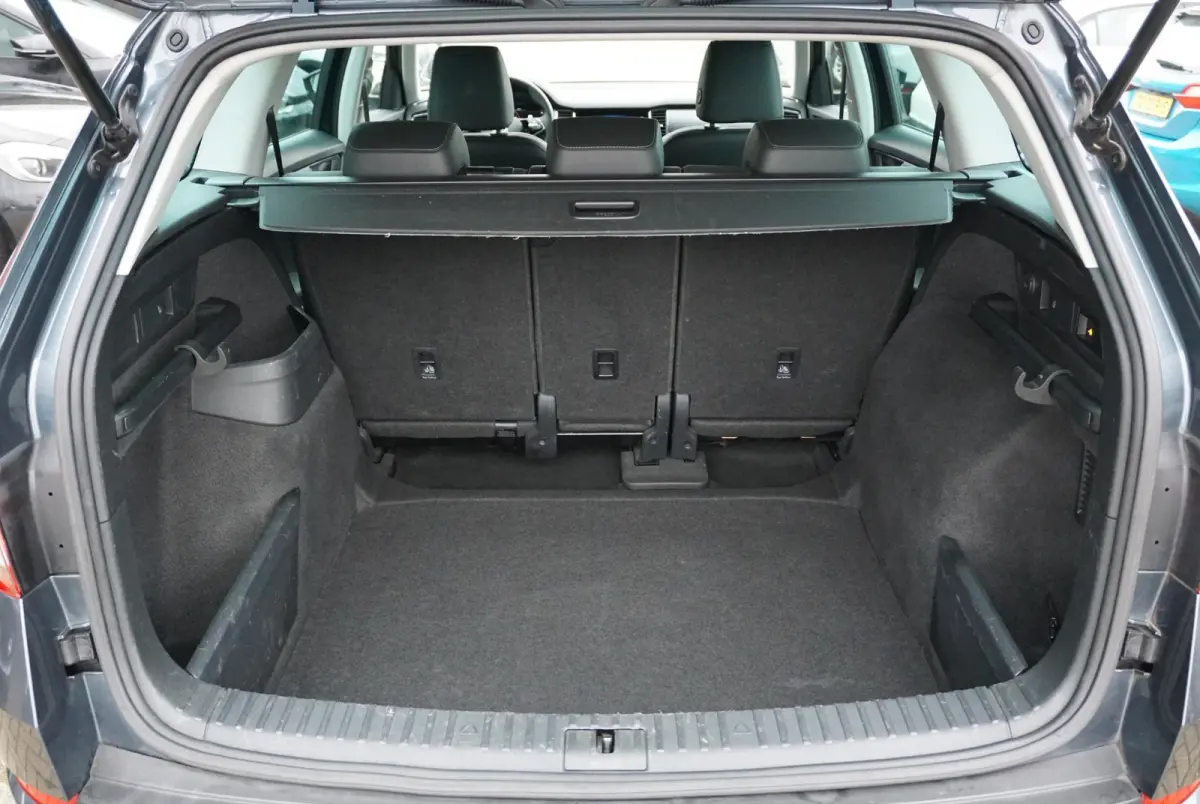 1.5 TSI Business Edition + SPORTSTOELEN / CAMERA / TREKHAAK ELEKTRISCH