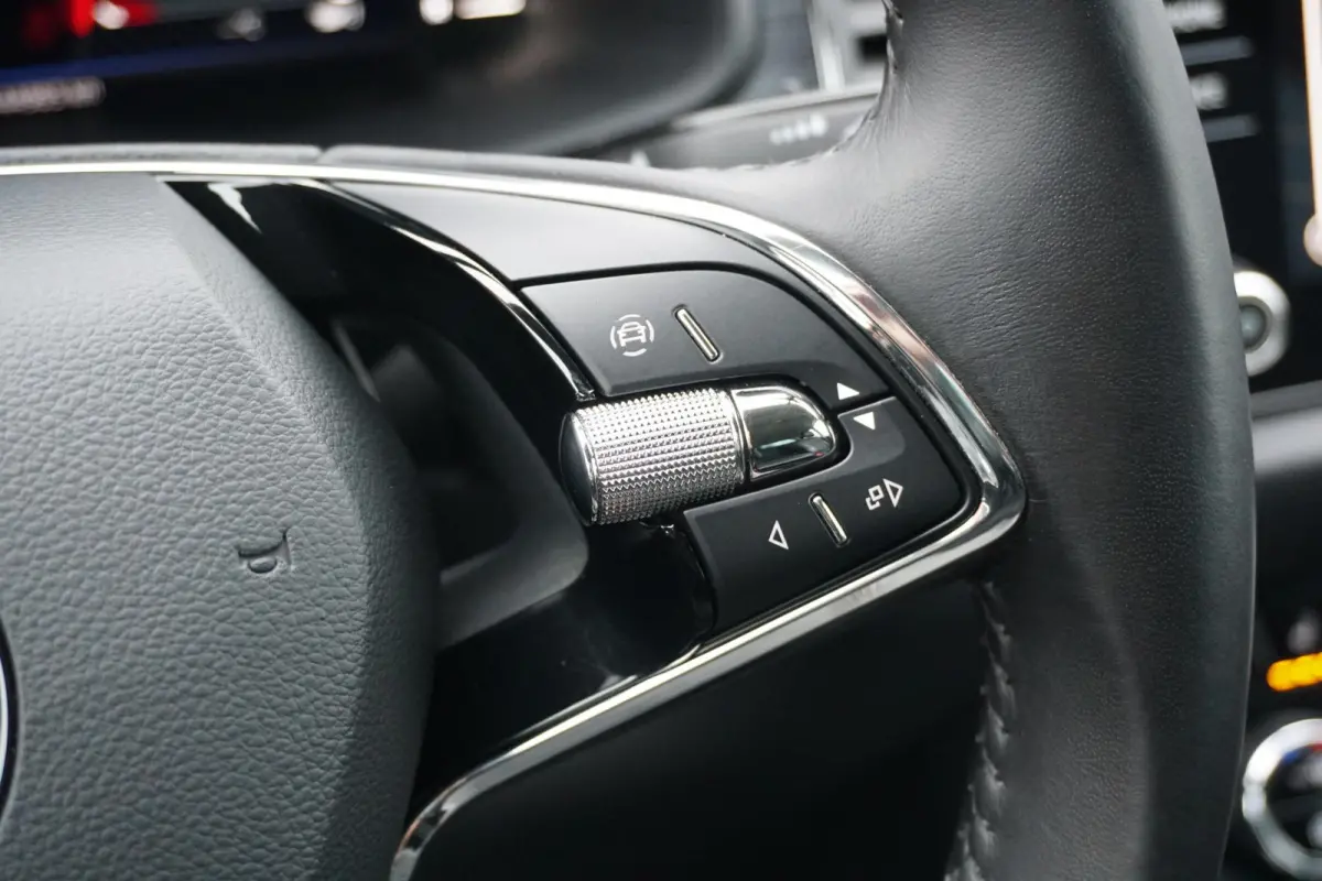 1.5 TSI Business Edition + SPORTSTOELEN / CAMERA / TREKHAAK ELEKTRISCH