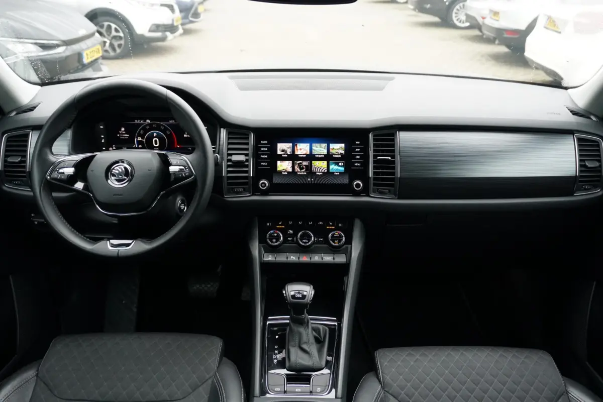 1.5 TSI Business Edition + SPORTSTOELEN / CAMERA / TREKHAAK ELEKTRISCH