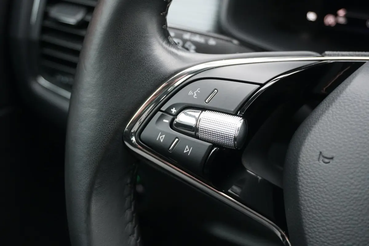 1.5 TSI Business Edition + SPORTSTOELEN / CAMERA / TREKHAAK ELEKTRISCH