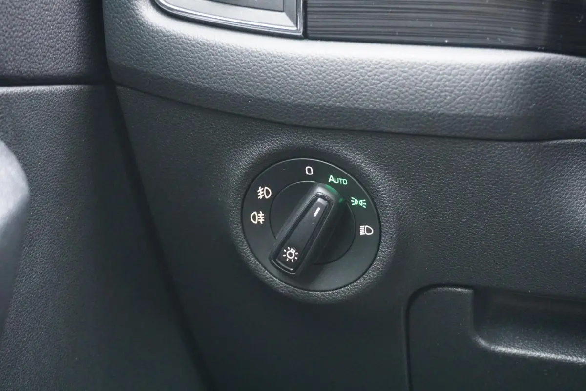 1.5 TSI Business Edition + SPORTSTOELEN / CAMERA / TREKHAAK ELEKTRISCH