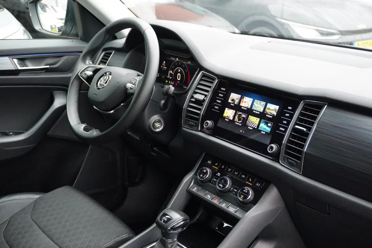 1.5 TSI Business Edition + SPORTSTOELEN / CAMERA / TREKHAAK ELEKTRISCH