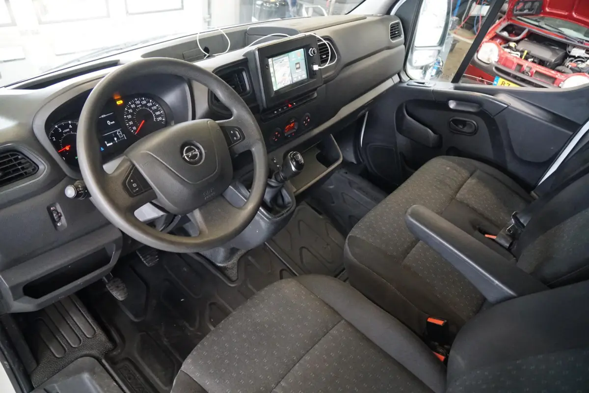 2.3 TURBO 150 PK L2H2 + 2500 KG TREKHAAK / CAMERA / CARPLAY / NAVIGATIE