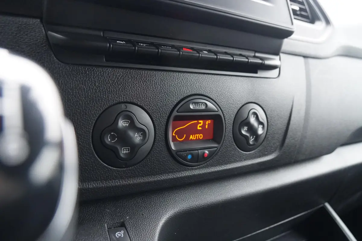 2.3 TURBO 150 PK L2H2 + 2500 KG TREKHAAK / CAMERA / CARPLAY / NAVIGATIE