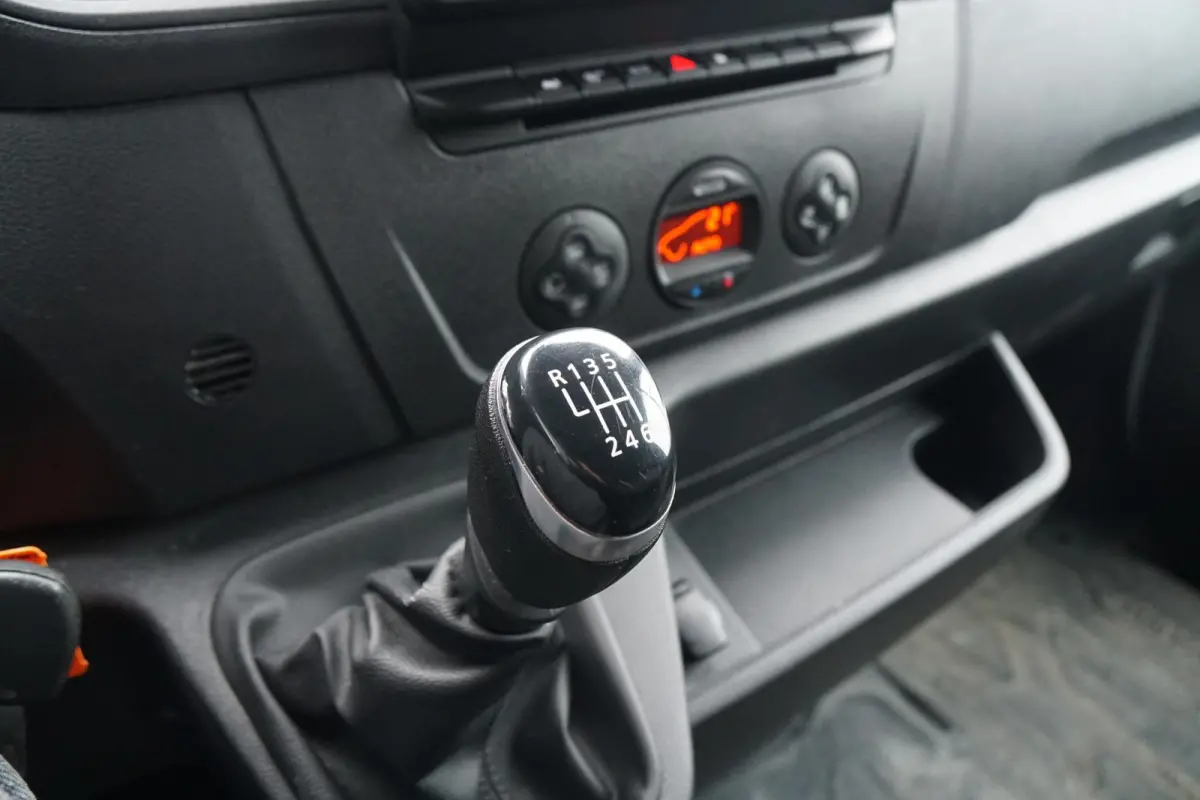 2.3 TURBO 150 PK L2H2 + 2500 KG TREKHAAK / CAMERA / CARPLAY / NAVIGATIE