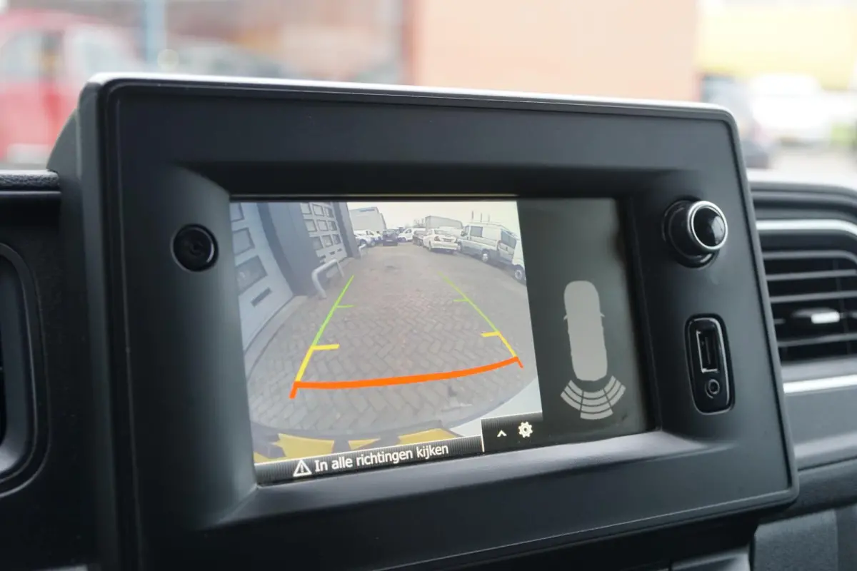 2.3 TURBO 150 PK L2H2 + 2500 KG TREKHAAK / CAMERA / CARPLAY / NAVIGATIE
