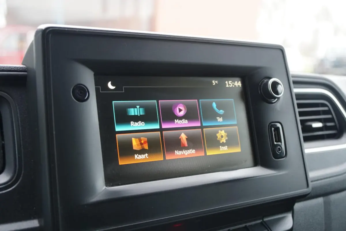 2.3 TURBO 150 PK L2H2 + 2500 KG TREKHAAK / CAMERA / CARPLAY / NAVIGATIE