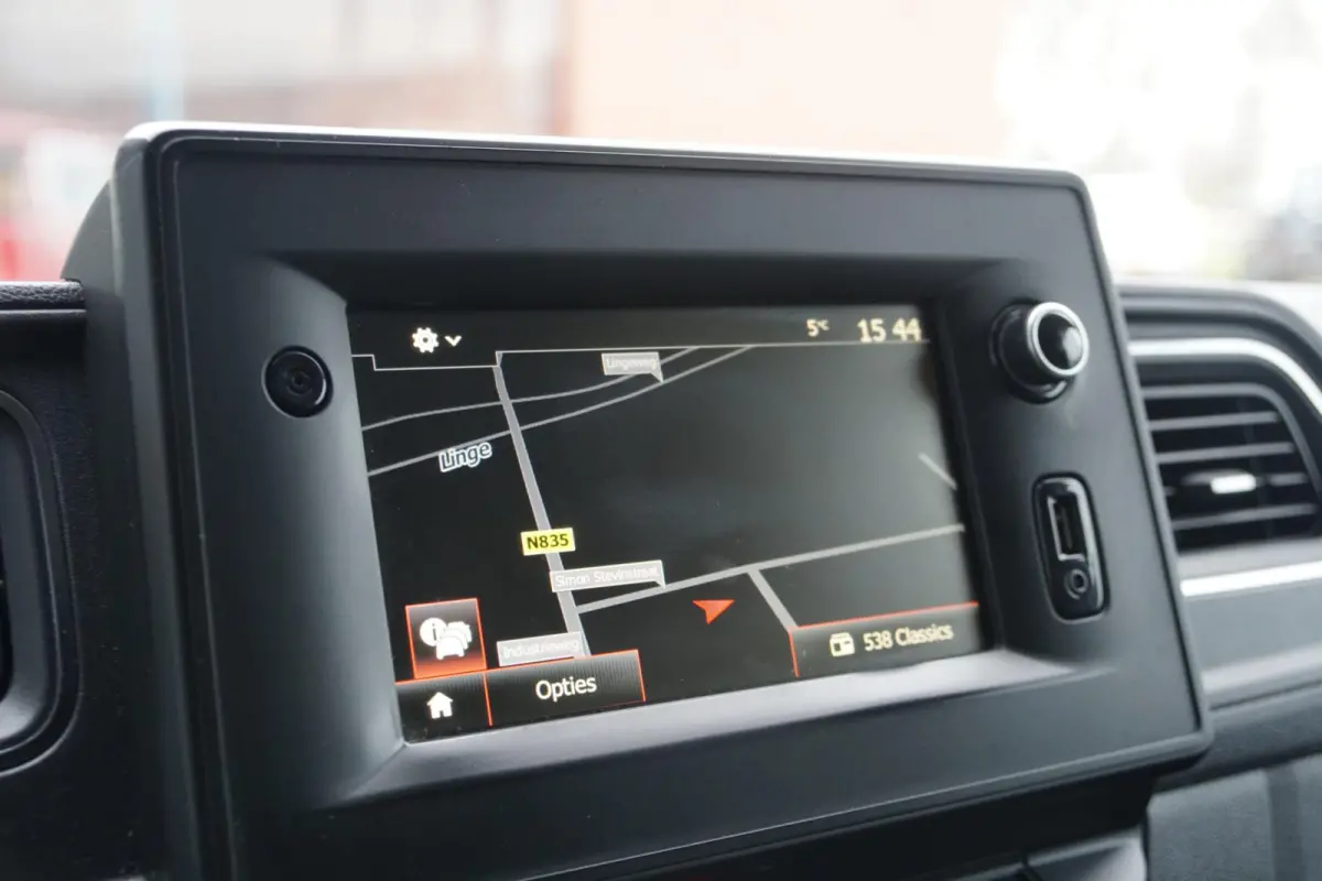 2.3 TURBO 150 PK L2H2 + 2500 KG TREKHAAK / CAMERA / CARPLAY / NAVIGATIE
