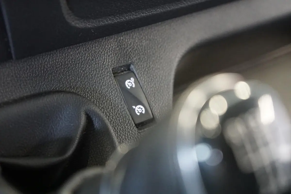 2.3 TURBO 150 PK L2H2 + 2500 KG TREKHAAK / CAMERA / CARPLAY / NAVIGATIE