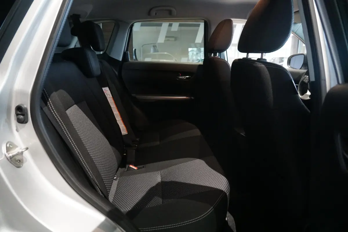 1.4 Boosterjet Select Smart Hybrid + STOELVERWARMING / CAMERA