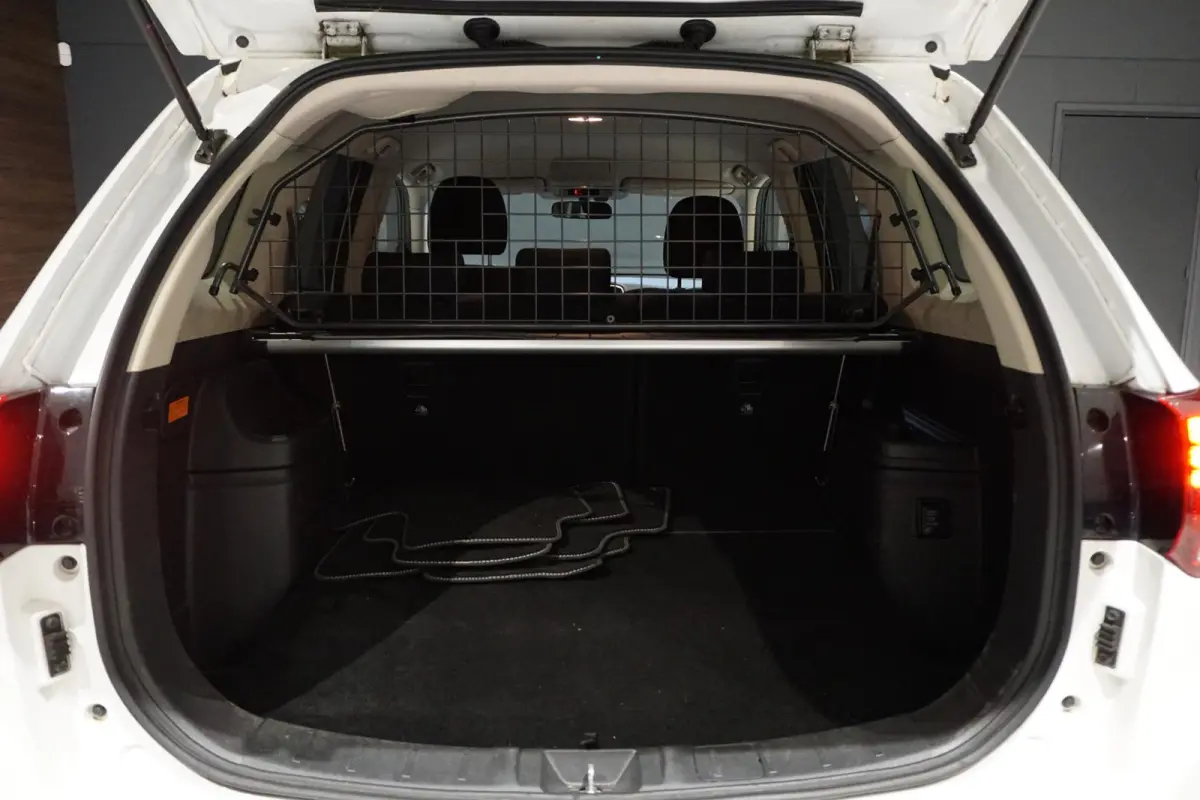 2.4 PHEV Pure + TREKHAAK / CARPLAY / CAMERA / STOELVERWARMING /