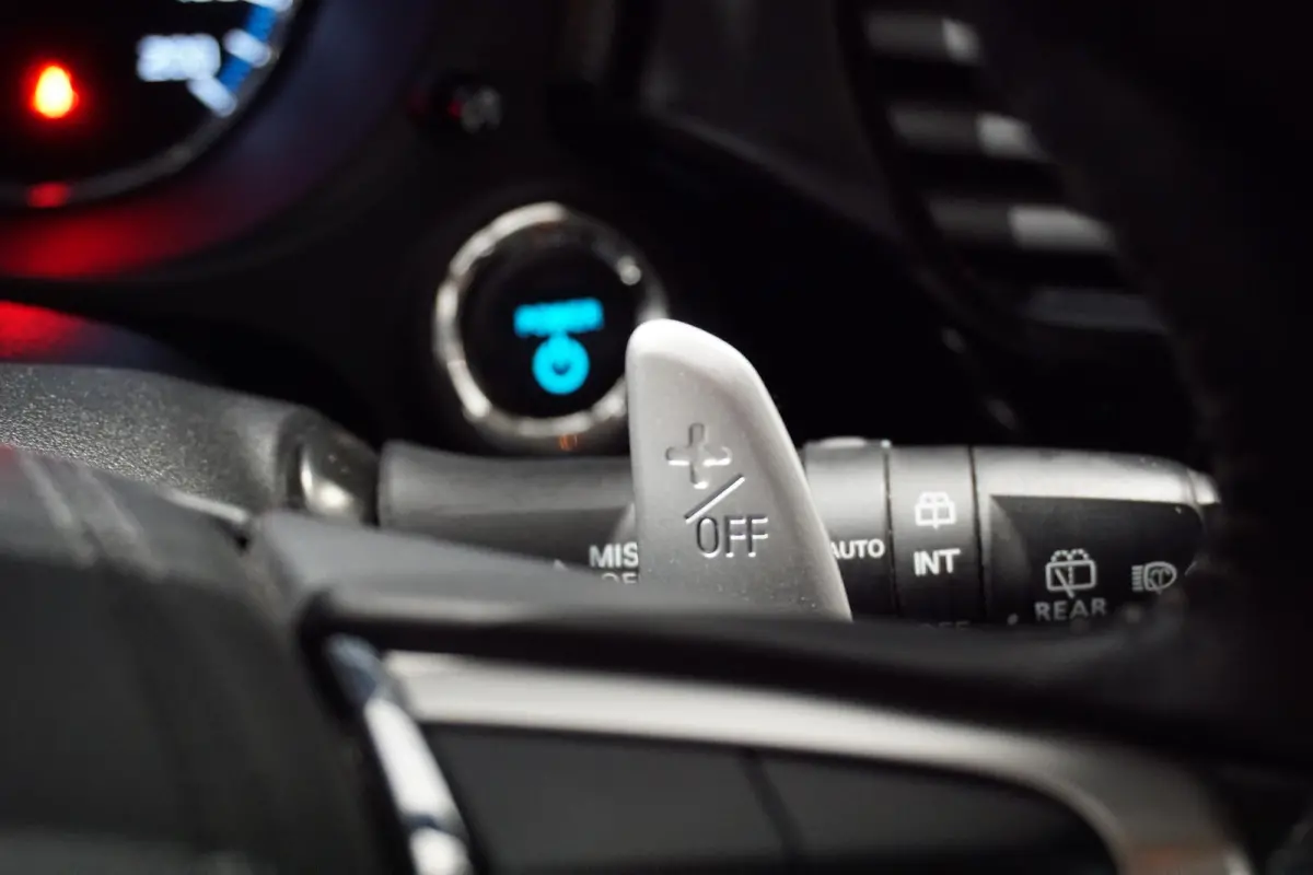2.4 PHEV Pure + TREKHAAK / CARPLAY / CAMERA / STOELVERWARMING /