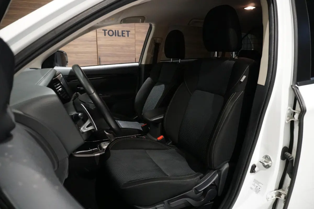 2.4 PHEV Pure + TREKHAAK / CARPLAY / CAMERA / STOELVERWARMING /