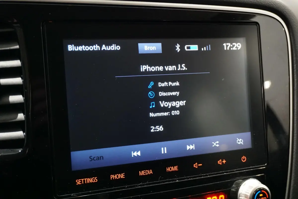 2.4 PHEV Pure + TREKHAAK / CARPLAY / CAMERA / STOELVERWARMING /