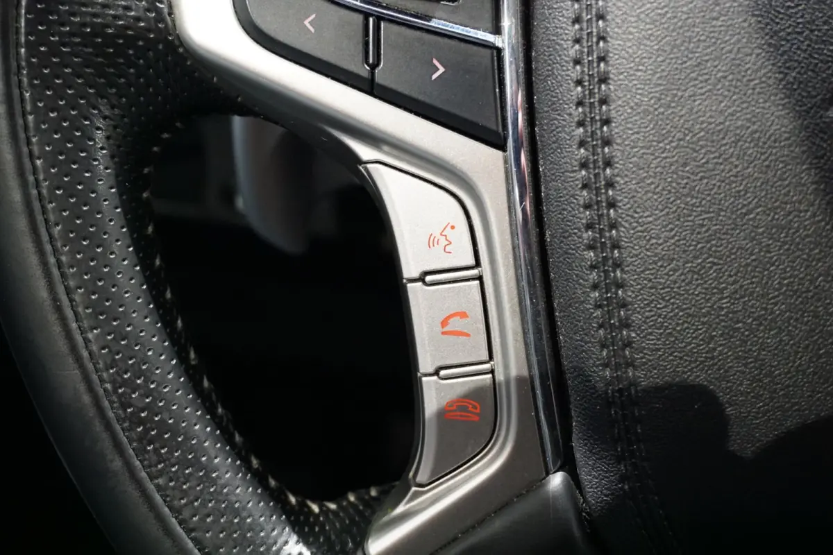 2.4 PHEV Pure + TREKHAAK / CARPLAY / CAMERA / STOELVERWARMING /