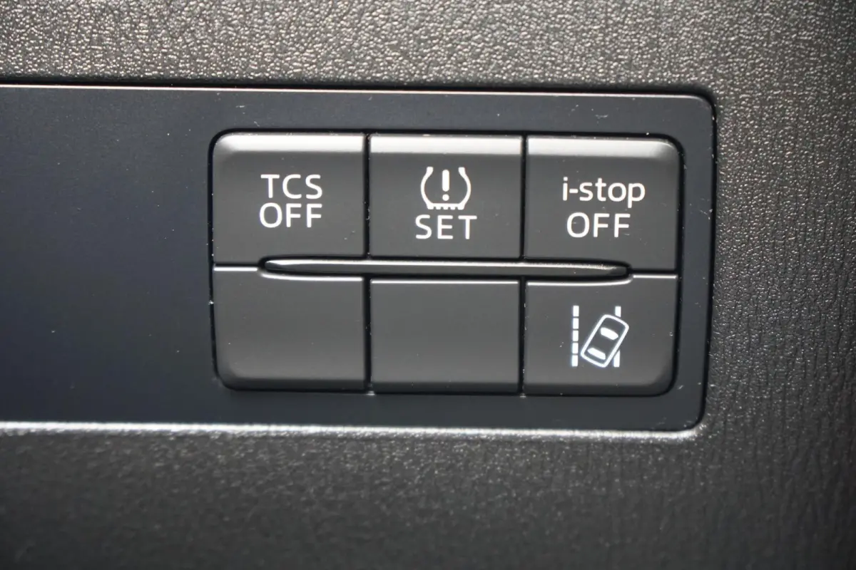 2.0 SkyActiv-G 120 S + LED / NAVIGATIE / SENSOREN / STOELVERWARMING